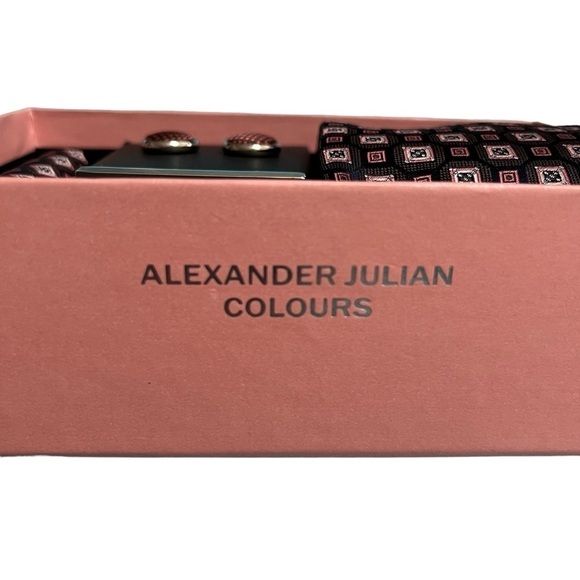 NWT Alexander Julian Colours Boxed Tie Set Handmade Tie Hanky Tie Bar Cuff Links - Picture 2 of 5